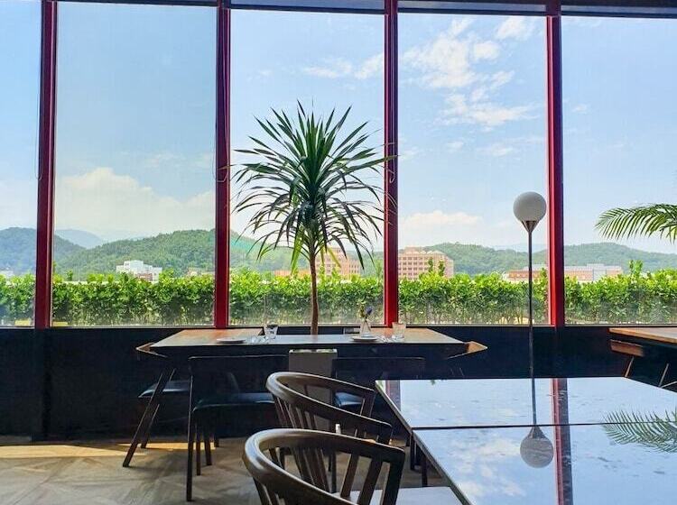 בית מלון כפרי The Hong C