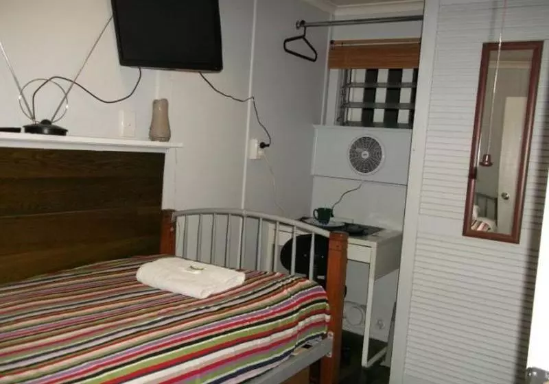 ペンション Eton House