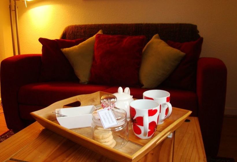 膳宿费 Pine Lodge