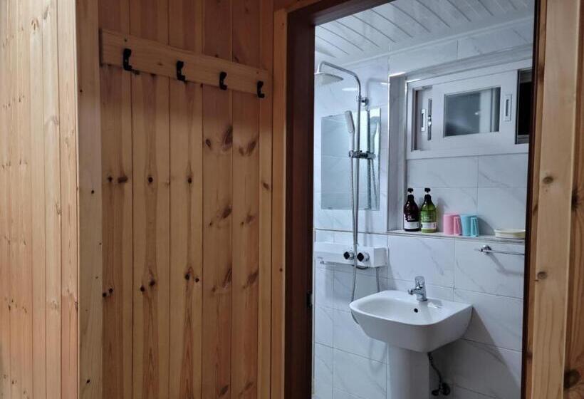 Pension (Hôtel basse catégorie) Jeju Vision House