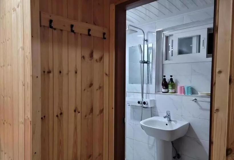 Пансион Jeju Vision House