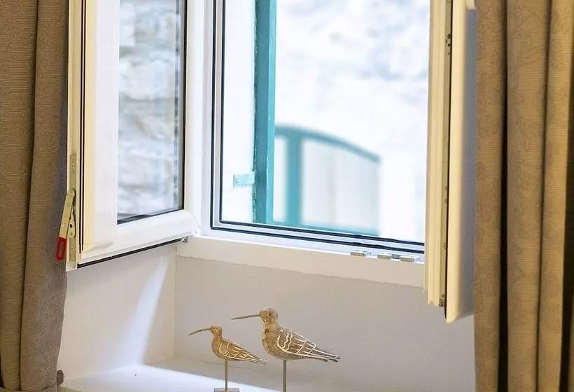 Serenity Split Apartments