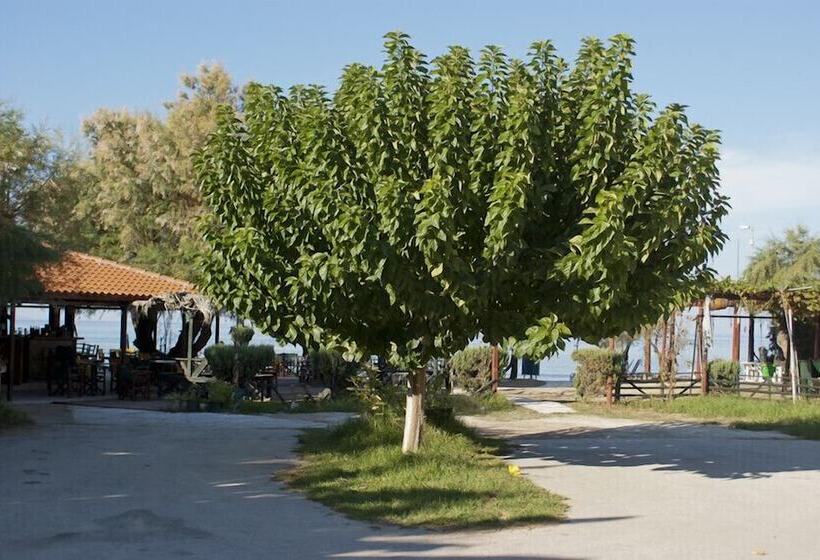 בית מלון כפרי Anetis Beach