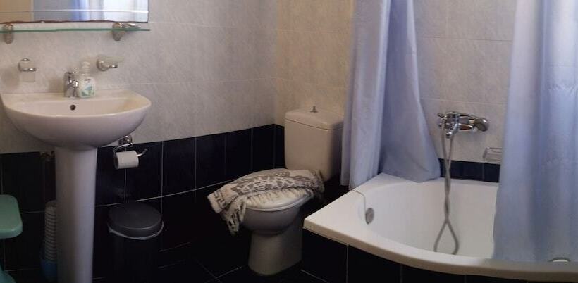 בית מלון כפרי Anetis Beach