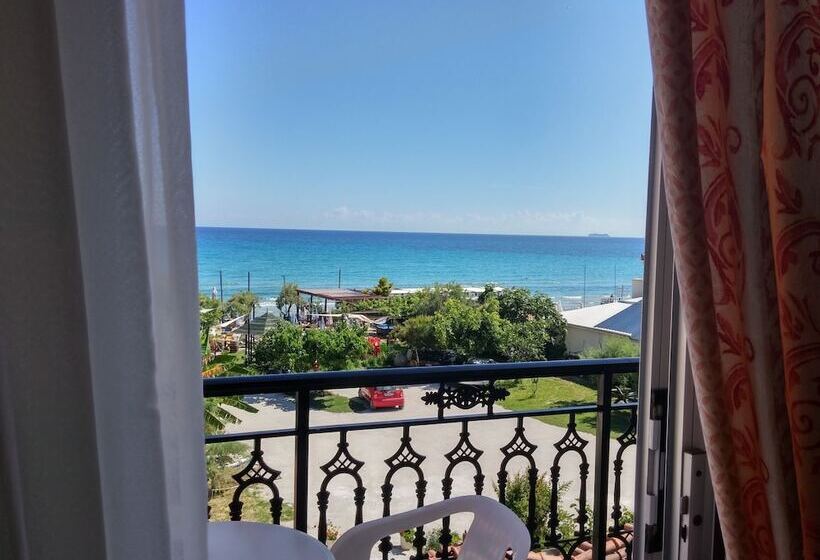 בית מלון כפרי Anetis Beach