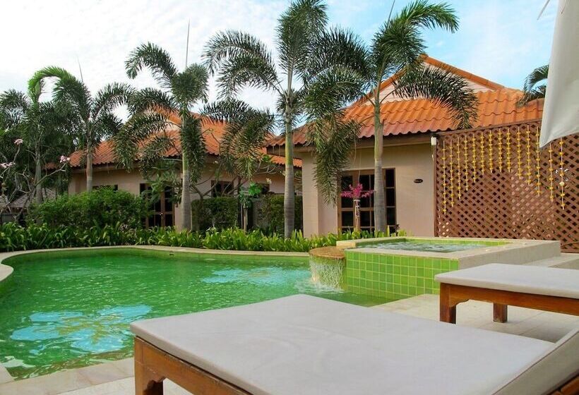 Отель Baan Yusabai