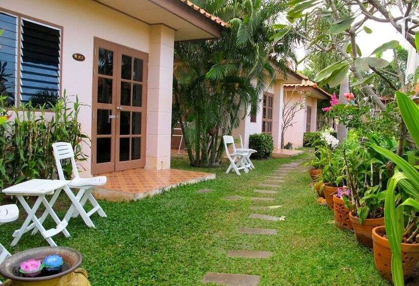 Отель Baan Yusabai