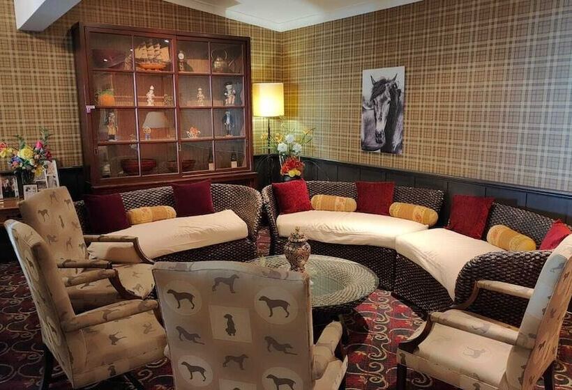 Отель Gateway Motor Inn