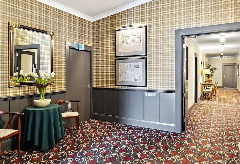 Отель Gateway Motor Inn