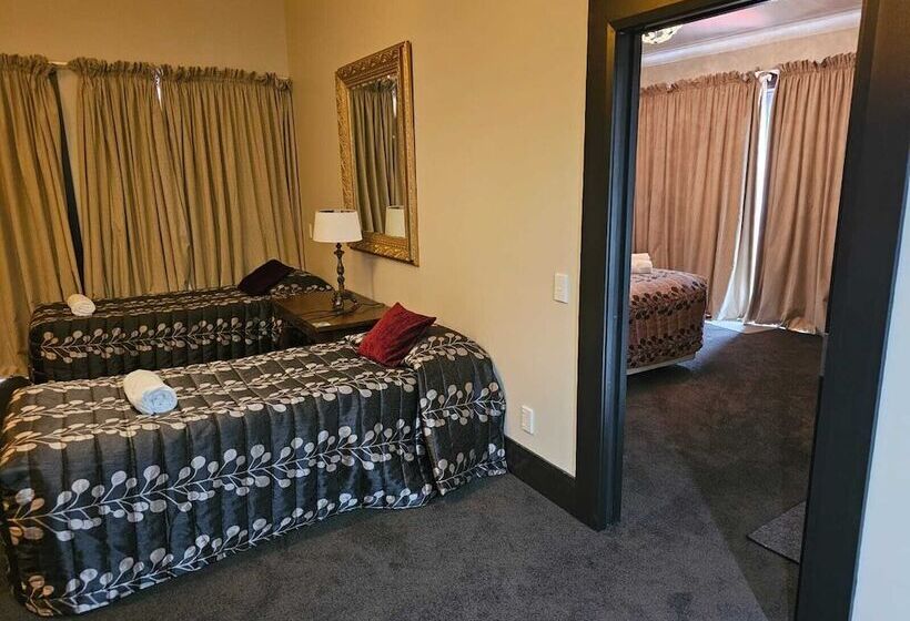 Отель Gateway Motor Inn