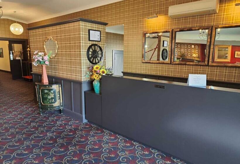 Отель Gateway Motor Inn