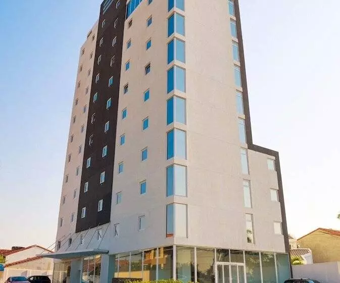 هتل Lp Equipetrol