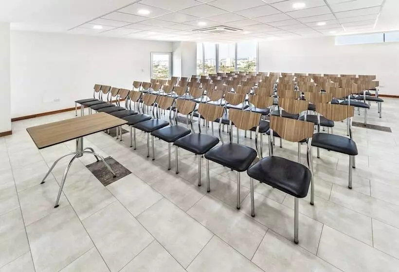 هتل Lp Equipetrol