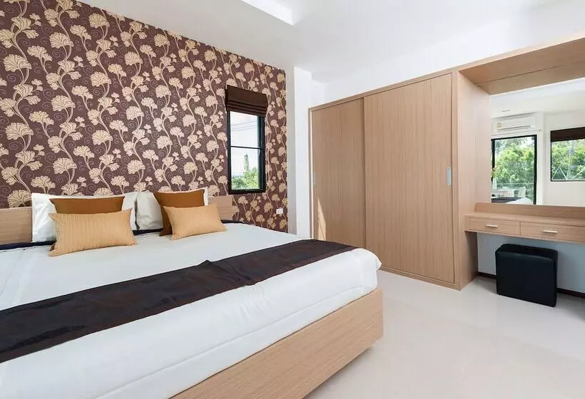 هتل Vantage Resort