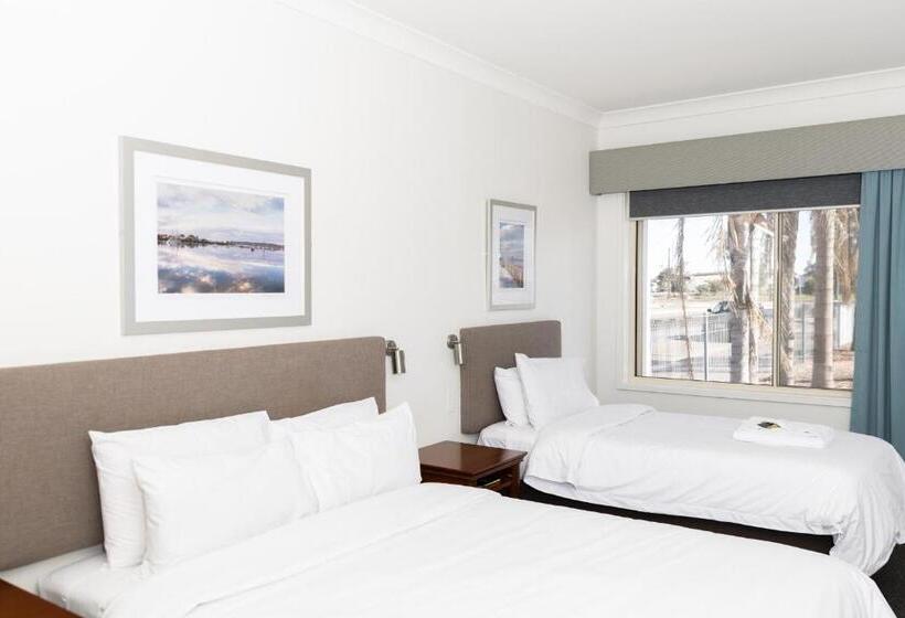 Pastoral Hotel Motel