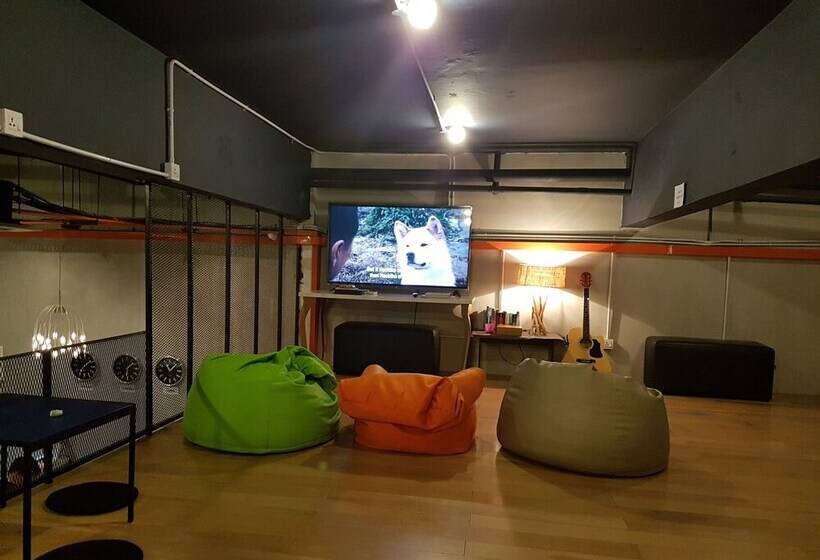 Skypod Hostel