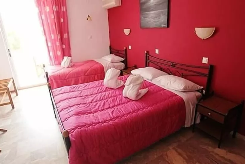 Triton Hotel & Bungalows