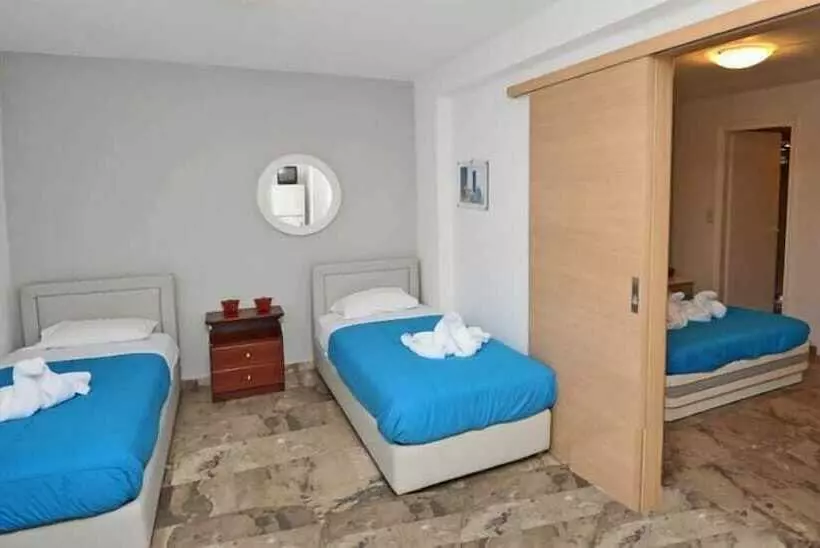 Triton Hotel & Bungalows