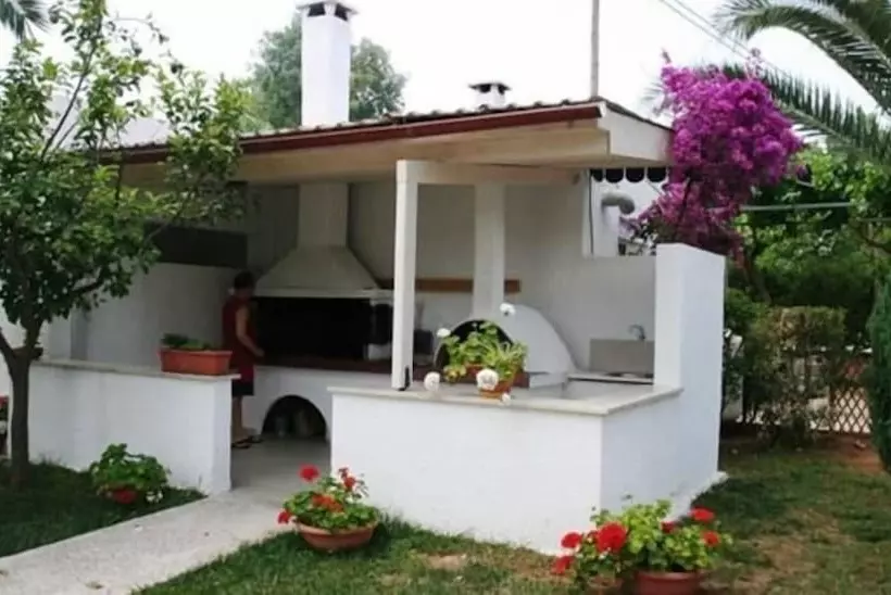 Triton Hotel & Bungalows