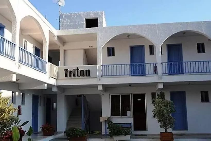Triton Hotel & Bungalows