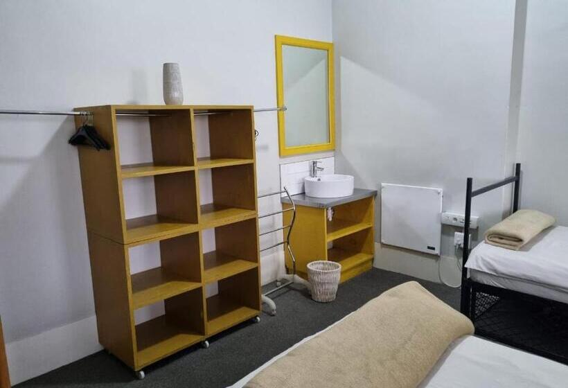 הוסטל Ashanti Lodge Backpackers