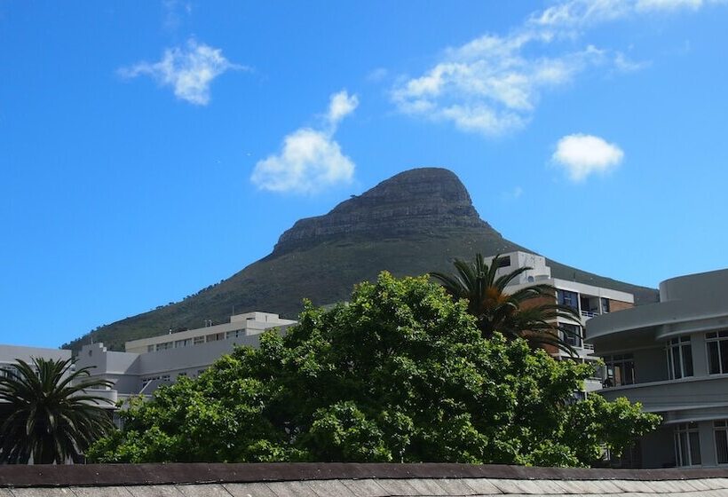 הוסטל Ashanti Lodge Backpackers