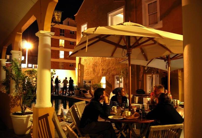 הוסטל Ashanti Lodge Backpackers