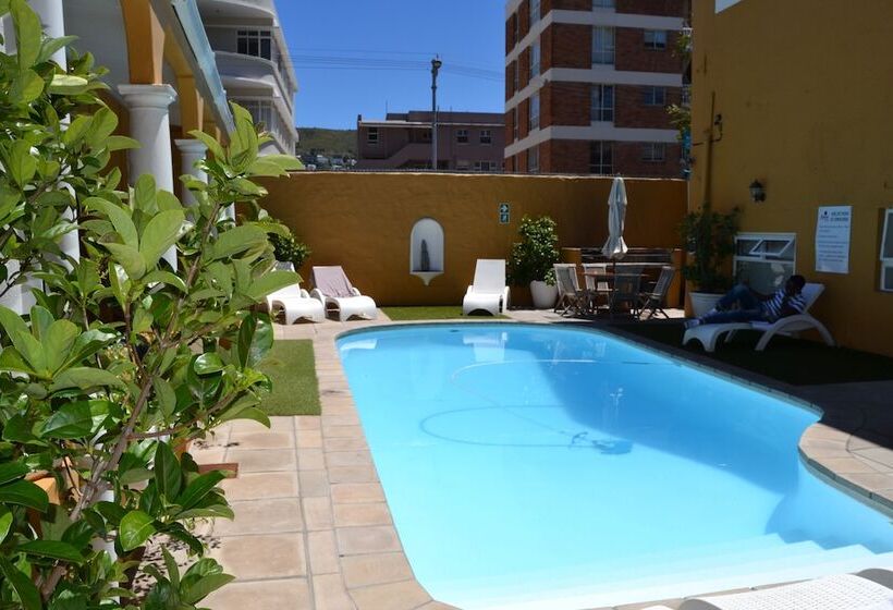 הוסטל Ashanti Lodge Backpackers