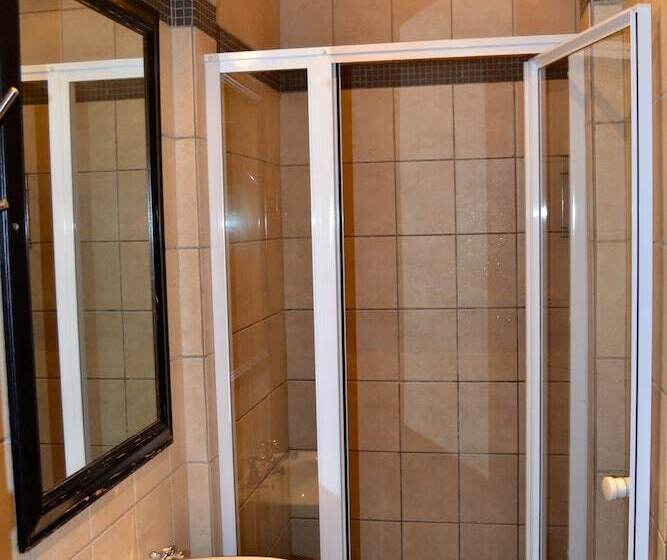 הוסטל Ashanti Lodge Backpackers