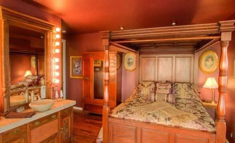 مبيت وإفطار The Collins Inn And Seaside Cottages   Adults Only