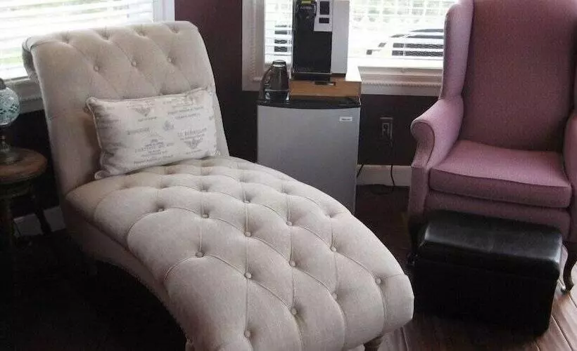 مبيت وإفطار The Collins Inn And Seaside Cottages   Adults Only