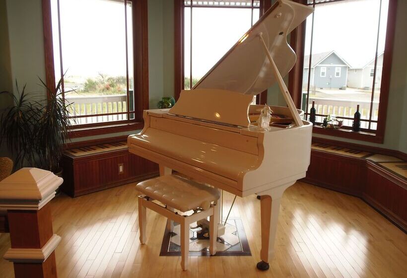 مبيت وإفطار The Collins Inn And Seaside Cottages   Adults Only