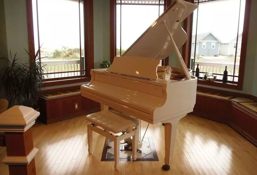 مبيت وإفطار The Collins Inn And Seaside Cottages   Adults Only