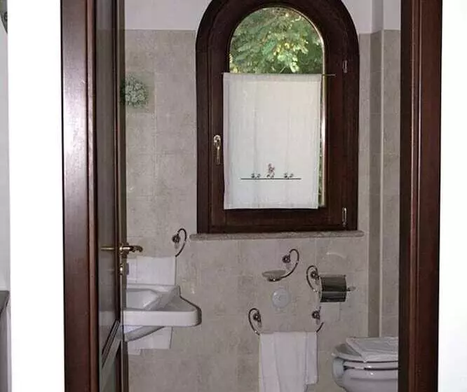 هتل Agriturismo L'arca Di Anna Brambilla