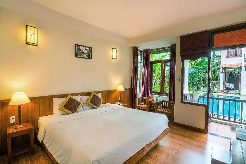 هتل Riverside Oasis Villa