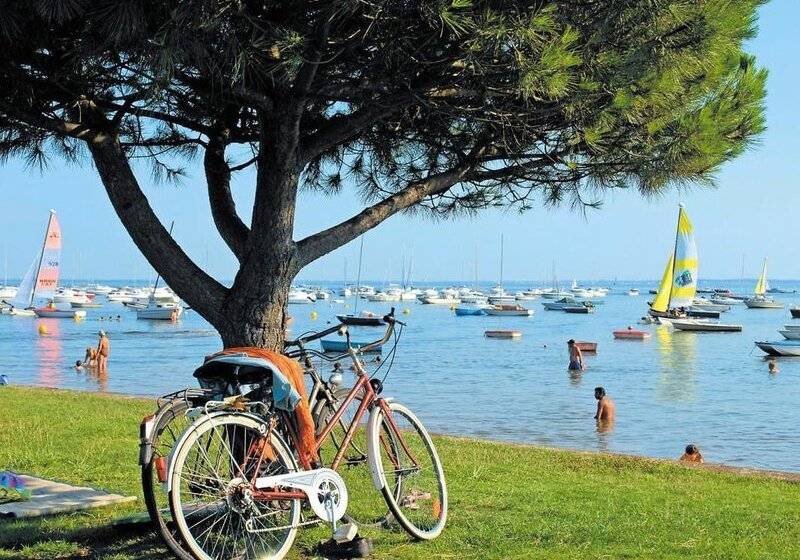 Отель Laouchet Le Hameau Des Grands Lacs