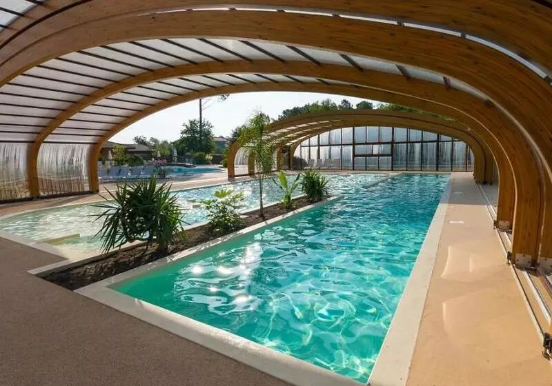 Отель Laouchet Le Hameau Des Grands Lacs