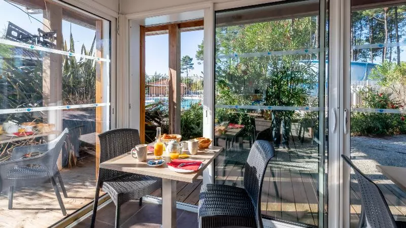 Отель Laouchet Le Hameau Des Grands Lacs