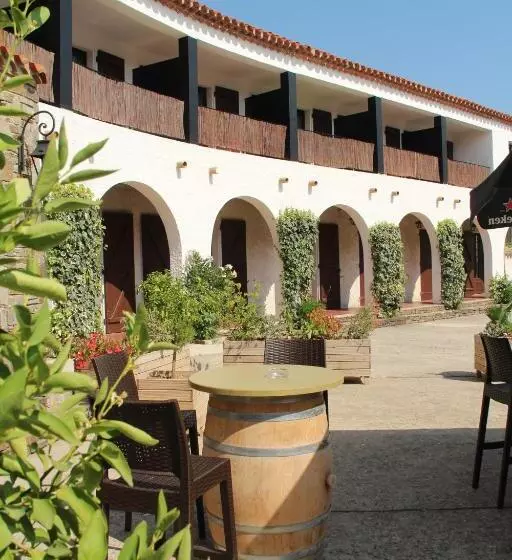 Hotelli Logis Hôtel Restaurant Le Top Du Roulier