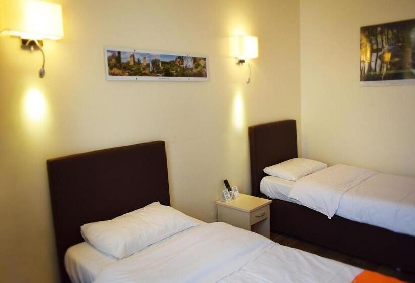 בית מלון כפרי Logis Hôtel Restaurant Le Top Du Roulier