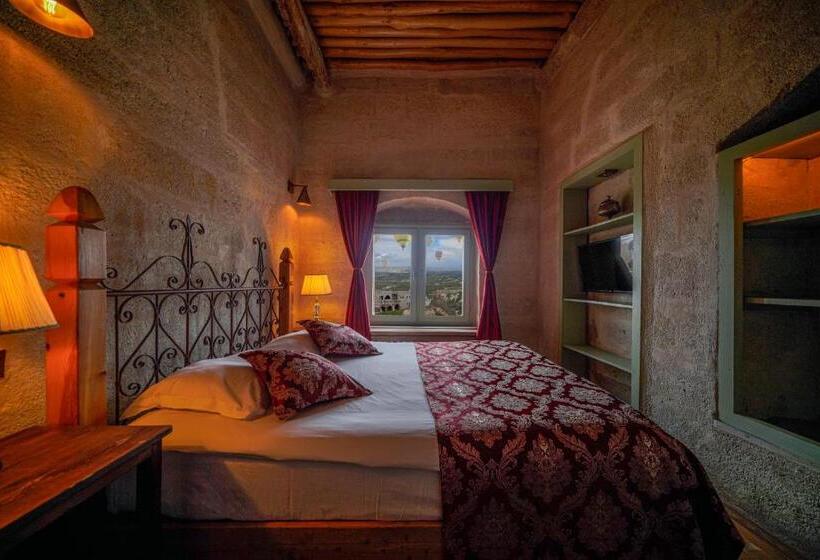 هتل Takaev Cave House