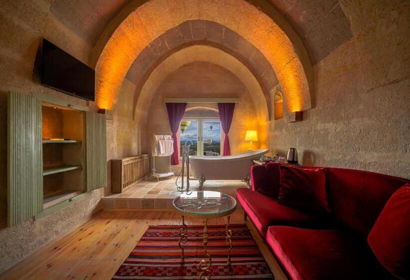 هتل Takaev Cave House