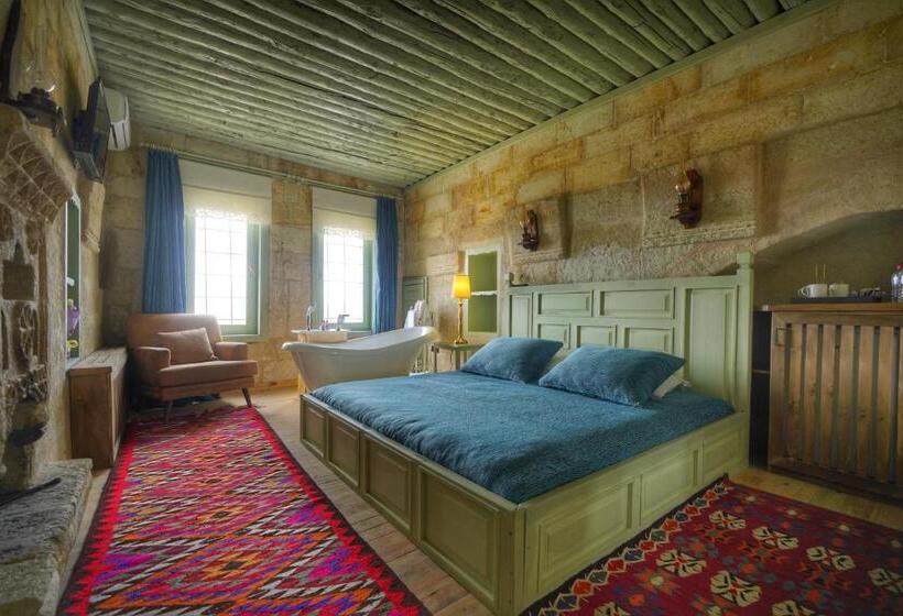 هتل Takaev Cave House