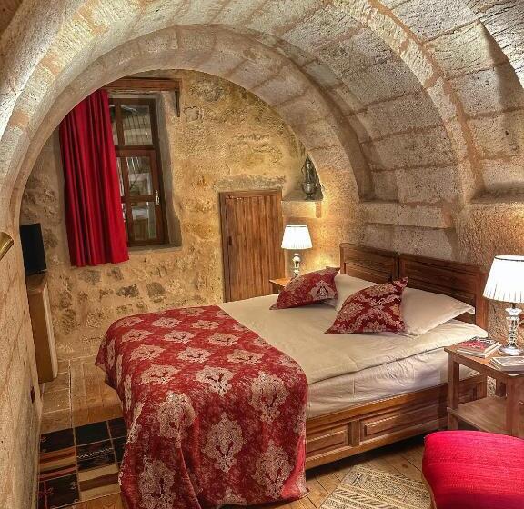 هتل Takaev Cave House