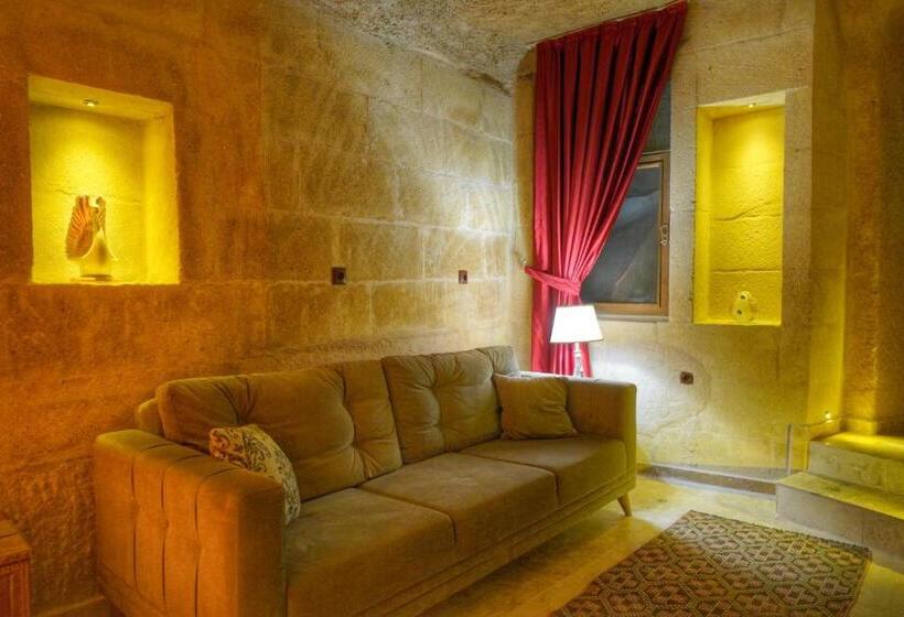 هتل Takaev Cave House