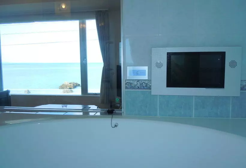 Отель The White