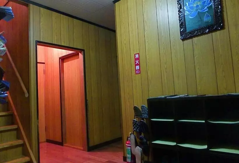 بنسيون Aoshima Guesthouse Hooju