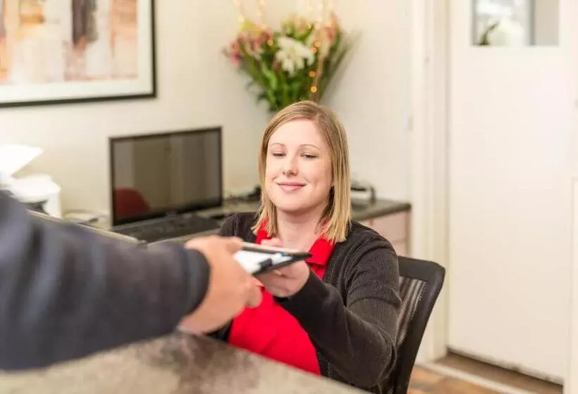 The Club Motel And Apartments