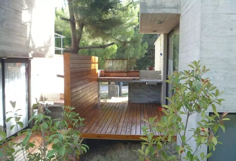 V & D   Casas En Mar Azul