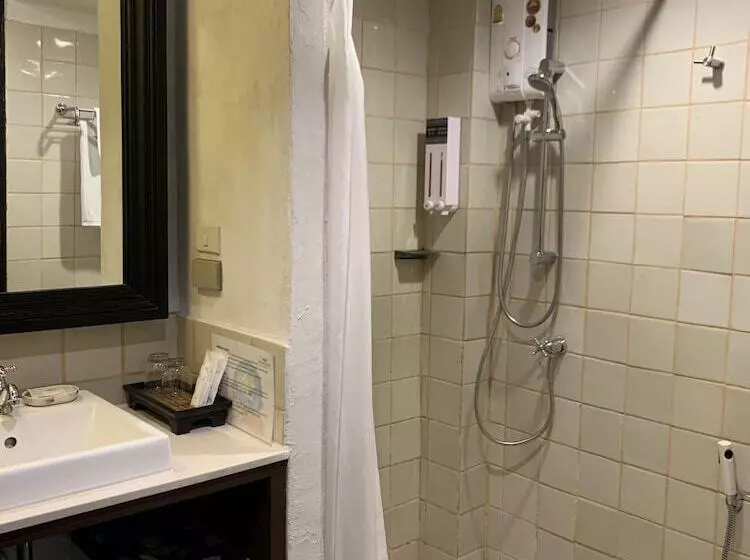 99 The Gallery Hotel  Sha Extra Plus